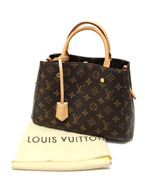 louis vuitton montaigne bb nera di pelle vernice|louis vuitton login.